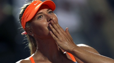 שראפובה חוגגת (רויטרס) שראפובה חוגגת (רויטרס)