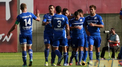 שלומי בן עשור חוגג עם חבריו (יוסי ציפקיס)