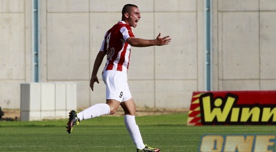 רן רול מדרבן את חבריו (יוסי ציפקיס)