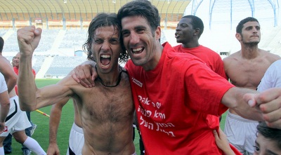 קובי חסן ואלון זיו חוגגים עליה (יניב גונן)