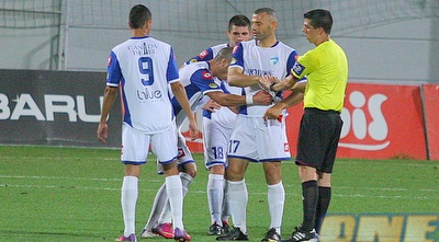 חסארמה נפרד מכר הדשא (משה חרמון)