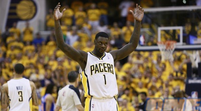 לאנס סטיבנסון חוגג בדרך לגמר המזרח (רויטרס)