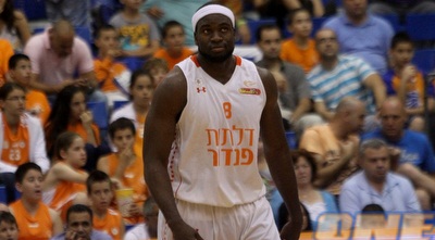 יוטר. משחק נהדר לפורוורד (חגי ניזרי) יוטר. משחק נהדר לפורוורד (חגי ניזרי)