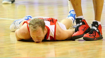 ליפשיץ על הרצפה. על הפנים (משה חרמון)