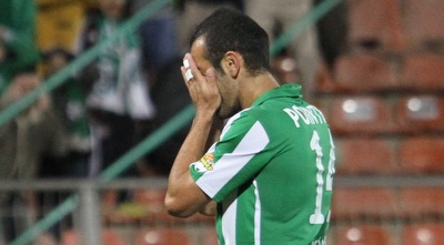 עמאשה מאוכזב. לא ברור למה הוא עדיין ביציע (עמית מצפה)