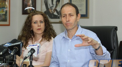 ראש העיר שמעון לנקרי והיועצת המשפטית (עמית מצפה)