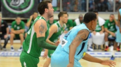 קלאתס מול הולמן (יאיר שגיא Ynet ספורט)