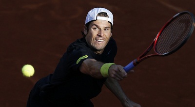 האס. עבר בקושי את האמריקני (רויטרס)