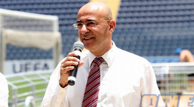 אייצק לארי (חגי ניזרי)