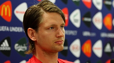 סטפן סטרנברג. &qout;חברים מגיל 15&qout; (שי לוי)