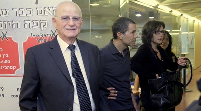 דורית כהן, אלי טביב ועו&qout;ד משה קפלנסקי (יניב גונן)