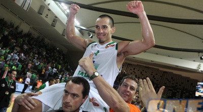 סטול על הכתפיים של אוהד (עמית מצפה)