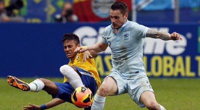 ניימאר נאבק ביוהאן קבאי (רויטרס)