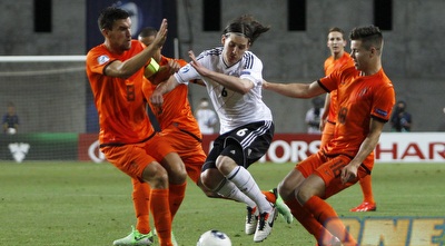 קווין סטרוטמן נאבק בסבסטיאן רודי (רויטרס) קווין סטרוטמן נאבק בסבסטיאן רודי (רויטרס)