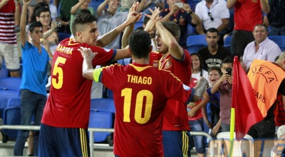 שחקני ספרד חוגגים (יוסי ציפקיס) שחקני ספרד חוגגים (יוסי ציפקיס)