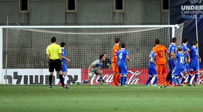 הכדור של מאהר פוגש את המשקוף (שי לוי)