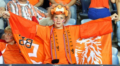 אוהדי נבחרת הולנד. תצוגה יפה של אוהדי האורנג´ (שי לוי)