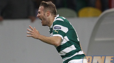 קאפל חוגג במדי ספורטינג. (רויטרס) קאפל חוגג במדי ספורטינג. (רויטרס)