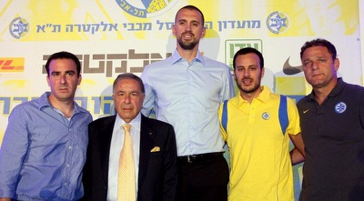 יצטרכון לקבל החלטה: רקאנטי, מזרחי, וויצ´יץ´, דני פדרמן ואלי דריקס (יניב גונן) יצטרכון לקבל החלטה: רקאנטי, מזרחי, וויצ´יץ´, דני פדרמן ואלי דריקס (יניב גונן)