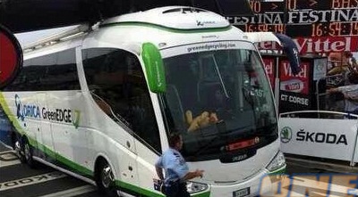 האוטובוס התקוע על קו הסיום (ONE) האוטובוס התקוע על קו הסיום (ONE)