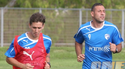 אחמד סבע ואדריאן רוצ´ט. הסגל קיבל חיזוק (משה חרמון)