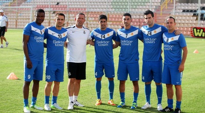 צרפתי, סולארי, שקלים, בקל, קלינגר, דוידוב ובלו. ועכשיו גם זריס (יוסי ציפקיס) צרפתי, סולארי, שקלים, בקל, קלינגר, דוידוב ובלו. ועכשיו גם זריס (יוסי ציפקיס)