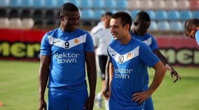 ירו בלו ואלכסנדר דוידוב (יוסי ציפקיס)