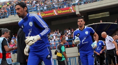 אוואט והרוש (יוסי ציפקיס)