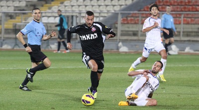 גל אראל מתרחק. פערים כספיים גדולים (עמית מצפה)