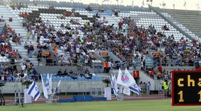 הקהל בהדר יוסף (יניב גונן)