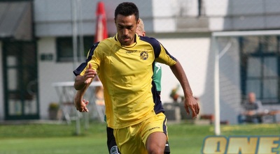 זהבי. יהיה בסגל? (האתר הרשמי של מכבי ת&qout;א) (ONE) זהבי. יהיה בסגל? (האתר הרשמי של מכבי ת&qout;א) (ONE)