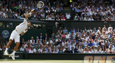 נובאק ג´וקוביץ´ מגיש (רויטרס)