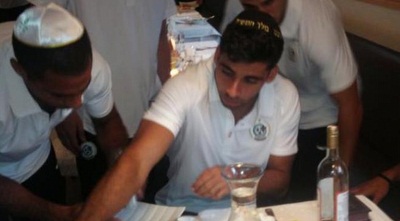 חן עזרא מוביל את הקידוש (הרשמי של מכבי חיפה) 