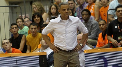 רוני בוסאני. העלה את חג´ג´ לבוגרים (חגי ניזרי) רוני בוסאני. העלה את חג´ג´ לבוגרים (חגי ניזרי)