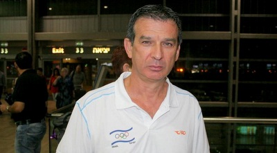 ראש המשלחת, דני אורן (משה חרמון)