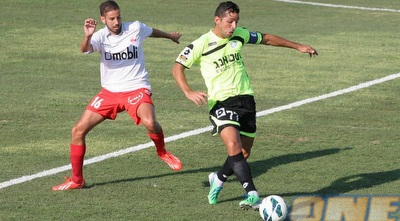 קובי מוסא חולף על פני דובב גבאי (משה חרמון)