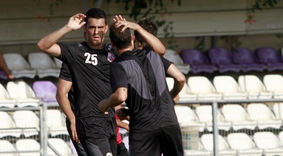 זרקו קוראץ&acute;. כבש את השער השני (יוסי ציפקיס)