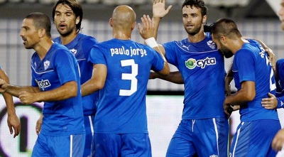 גונסאלו גארסיה חוגג. שותף לחגיגה