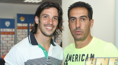 יובל שבתאי עם איציק טוויזר (עמית מצפה)