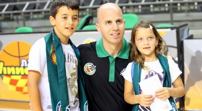 פרנקו עם האוהדים (יוסי ציפקיס)