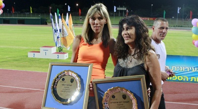 שחמורוב ולנסקי עם מגן ההוקרה (יוסי ציפקיס)