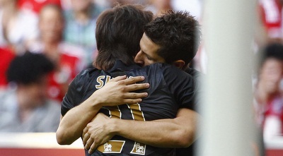 סילבה מחבק את יובטיץ´ (רויטרס)