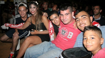 אוהדי הפועל בחודורוב (משה חרמון) אוהדי הפועל בחודורוב (משה חרמון)