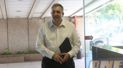 ניר חפץ (חגי ניזרי)