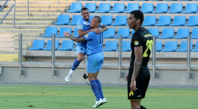 לאונרדו קוסטה חוגג עם עדן בטיט (חגי ניזרי)