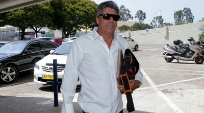 פרוספר אזגי (יניב גונן)