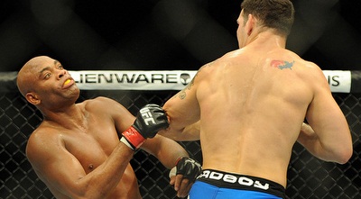 ווידמן מוריד את סילבה. רגע השיא בספורט האמריקאי ווידמן מוריד את סילבה. רגע השיא בספורט האמריקאי