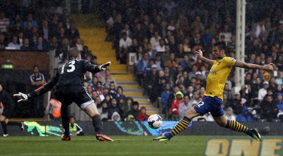 אוליבר ג´ירו. כובש את השער הראשון (רויטרס)