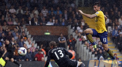 אוליבר ג´ירו מייד לאחר הבעיטה  (רויטרס)