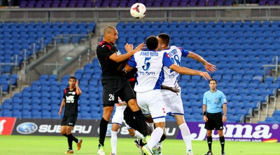 יניב לביא גבוה מעל כולם (שי לוי)